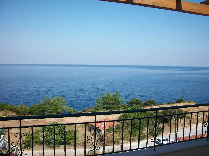 Dioni Studios & Apartments Poros  Buitenkant foto