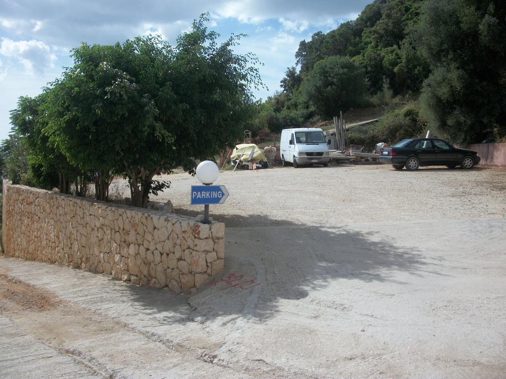 Dioni Studios & Apartments Poros  Buitenkant foto