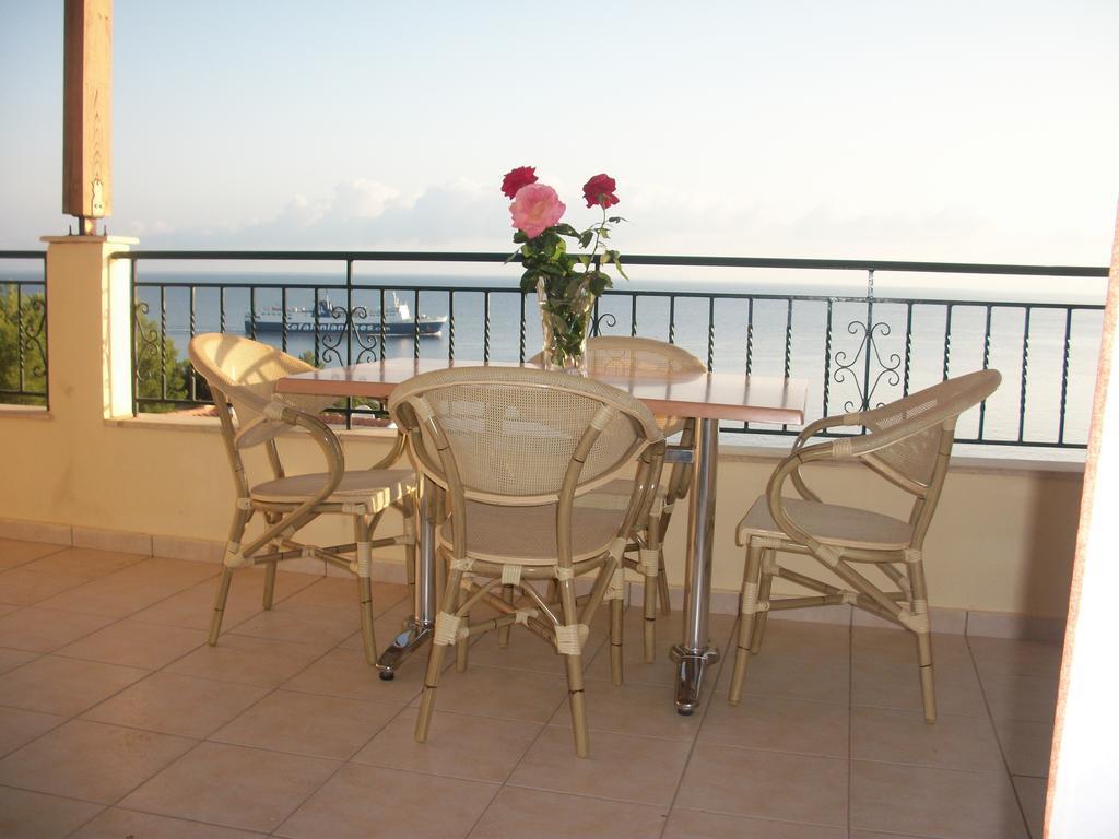 Dioni Studios & Apartments Poros  Buitenkant foto